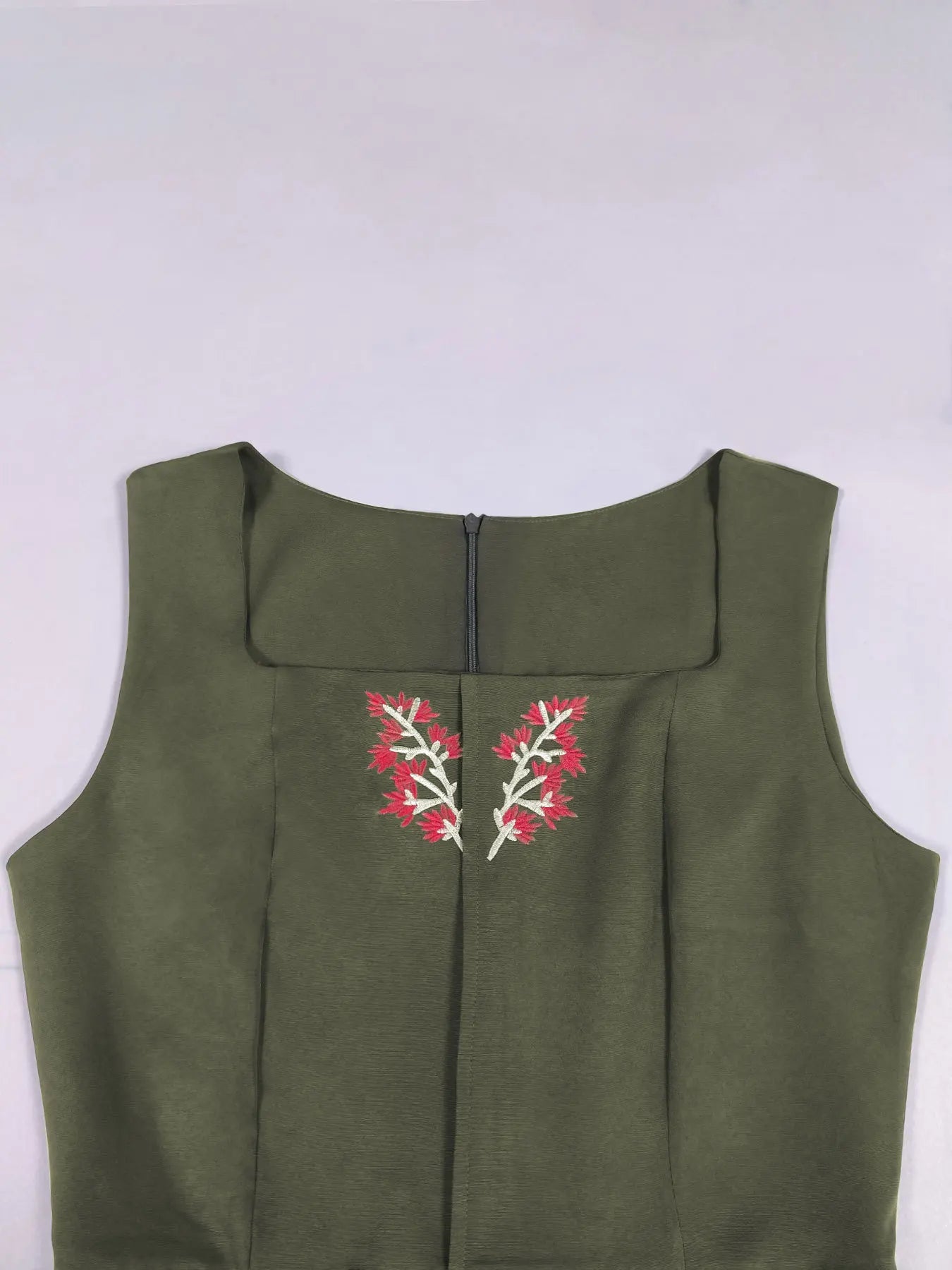 EMBROIDERIA DRESS – Folk Bloom in Sculpted Polyester