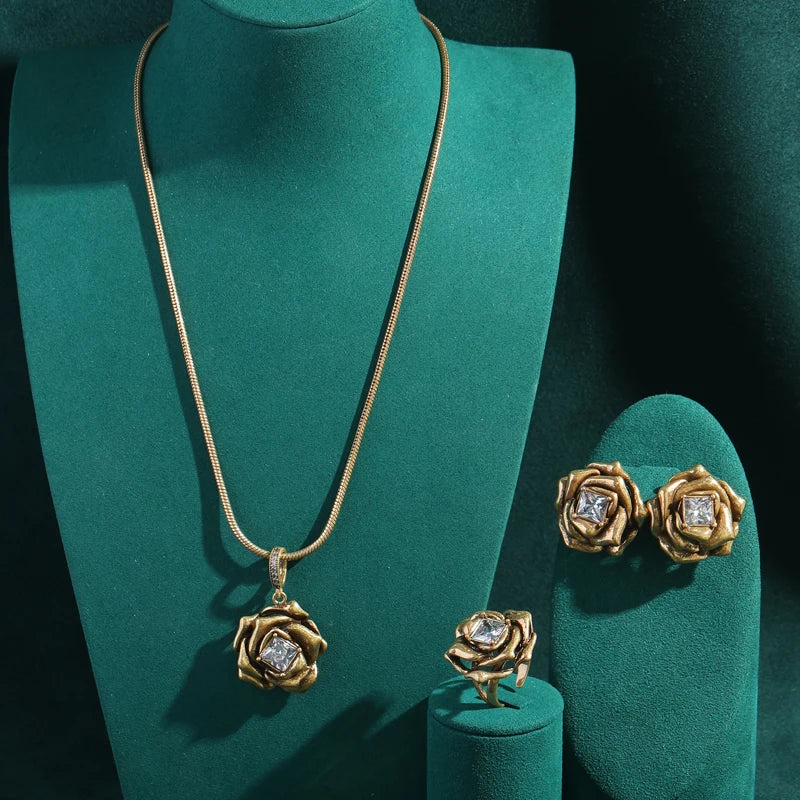 1940s Retro Hollywood Camellia Jewelry Set – Gold-Plated Floral Necklace, Earrings & Ring