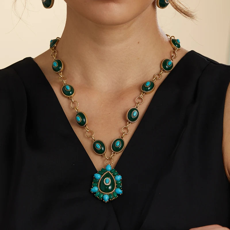 Retro Green Natural Stone Pendant Necklace