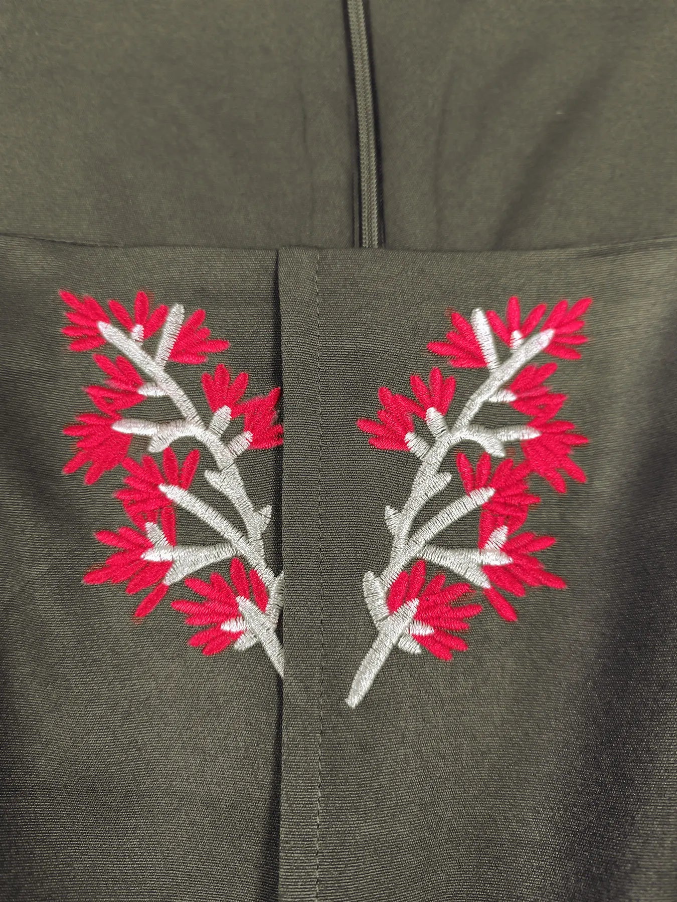 EMBROIDERIA DRESS – Folk Bloom in Sculpted Polyester