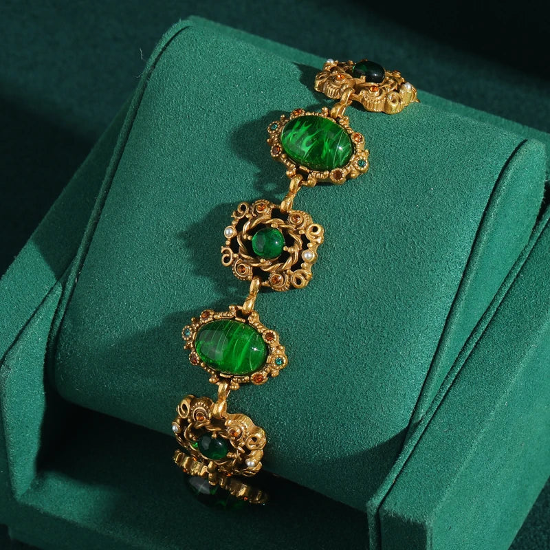 Vintage Green Glass Charm Bracelet – 1960s Boho Revival with Antique Craftsmanship