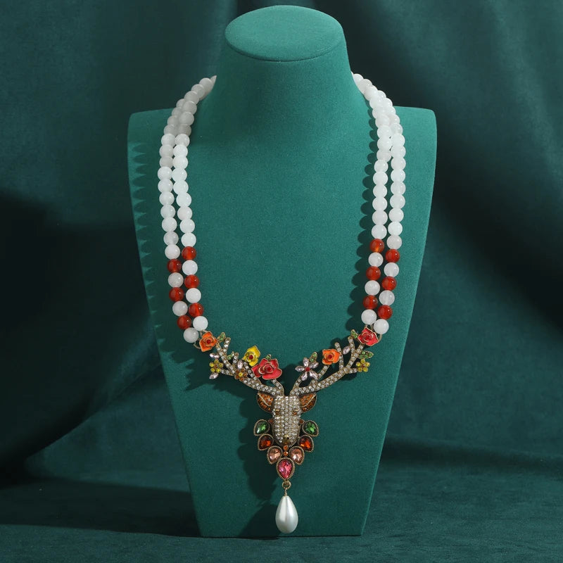 Vintage Crystal Christmas Elk Pendant Necklace – Retro Holiday & Festive Fantasy