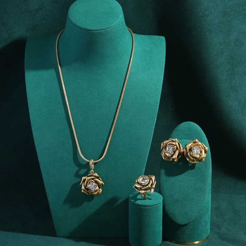 1940s Retro Hollywood Camellia Jewelry Set – Gold-Plated Floral Necklace, Earrings & Ring