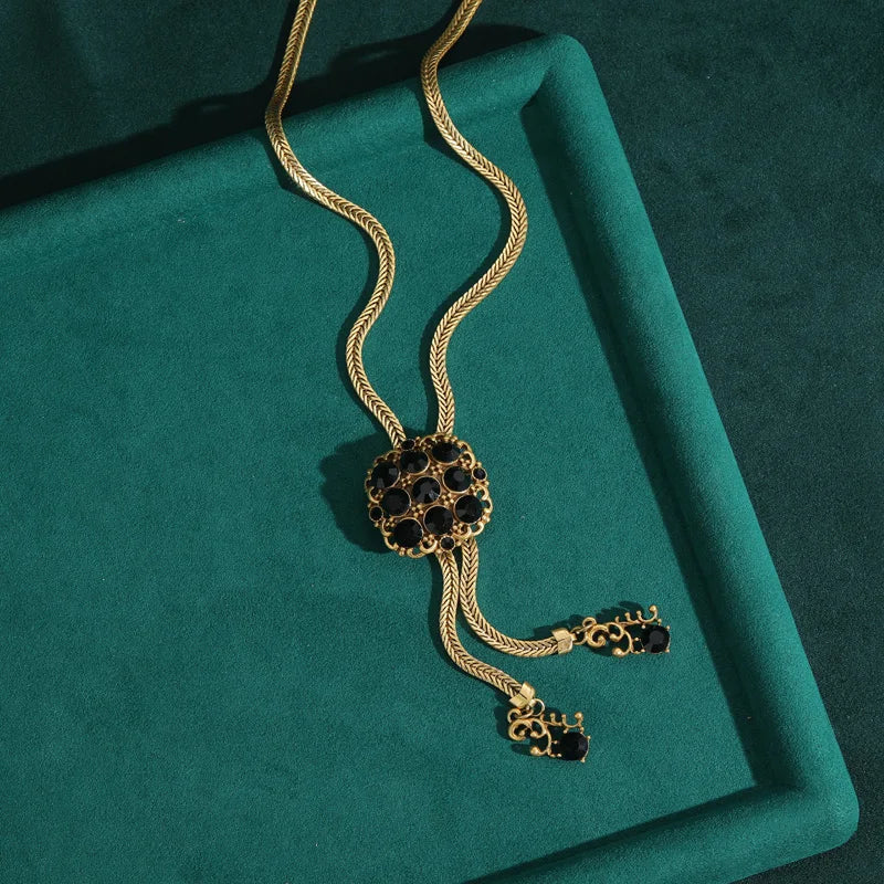 Black Zircon Pendant Necklace – Retro-Inspired Noir Glam with Adjustable Snake Chain