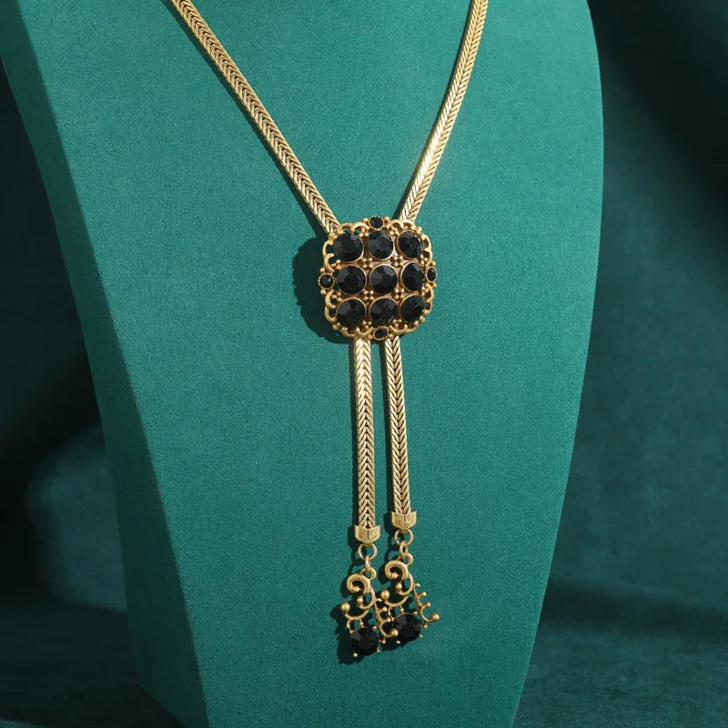 Black Zircon Pendant Necklace – Retro-Inspired Noir Glam with Adjustable Snake Chain
