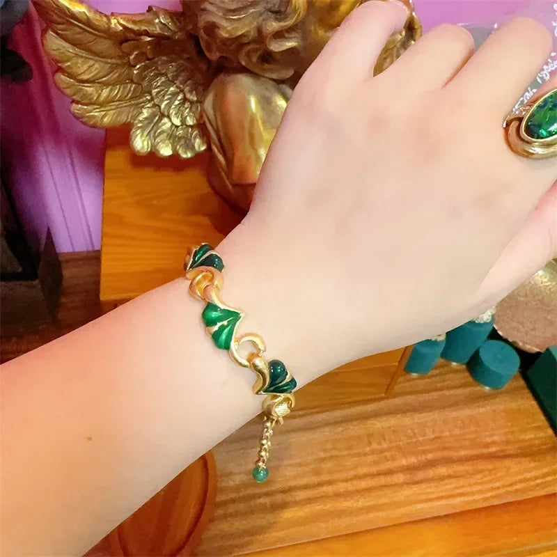 Vintage Green Heart Charm Bracelet – Gold-Plated Adjustable