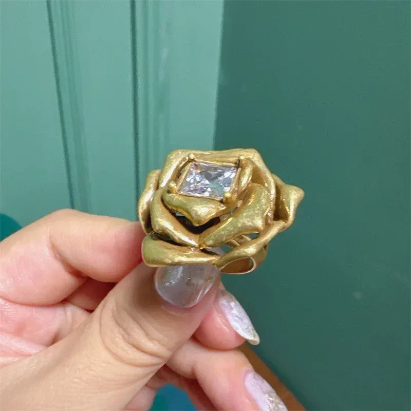 1940s Retro Hollywood Camellia Jewelry Set – Gold-Plated Floral Necklace, Earrings & Ring