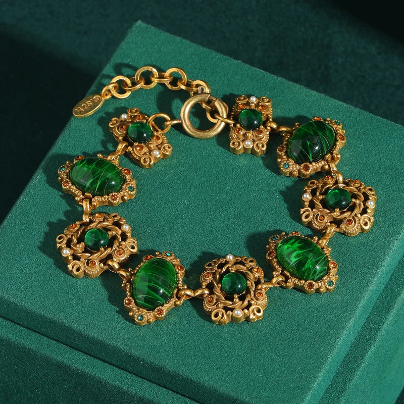Vintage Green Glass Charm Bracelet – 1960s Boho Revival with Antique Craftsmanship
