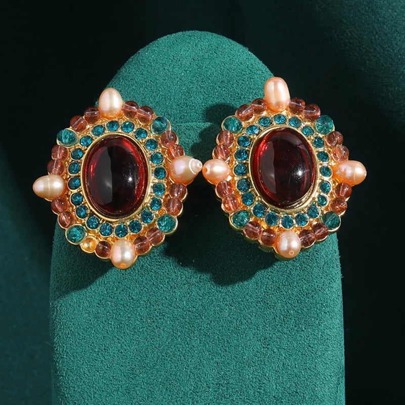 Jewel Glaze Oval Pearl Stud Earrings – Vintage-Inspired Baroque Bloom