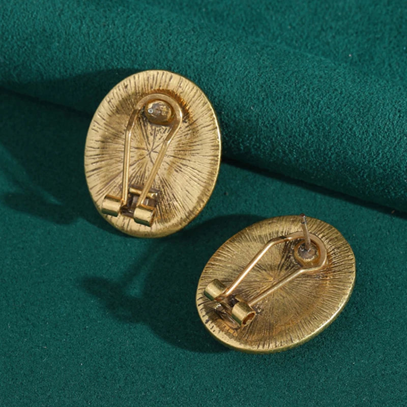 Victorian Black & White Cameo Earrings – Ornate Rhinestone Clip-Ons