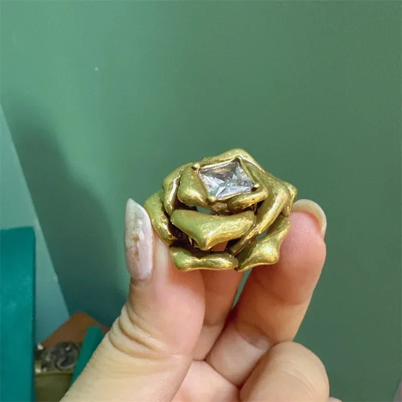 1940s Retro Hollywood Camellia Jewelry Set – Gold-Plated Floral Necklace, Earrings & Ring