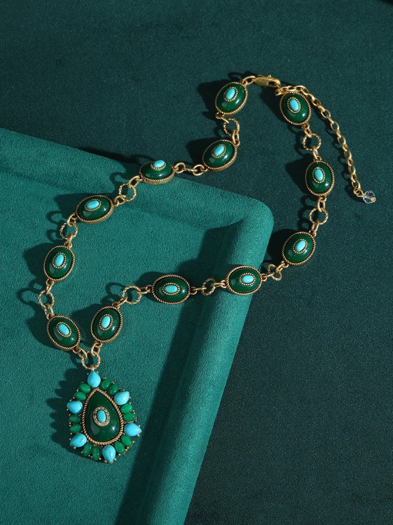 Retro Green Natural Stone Pendant Necklace