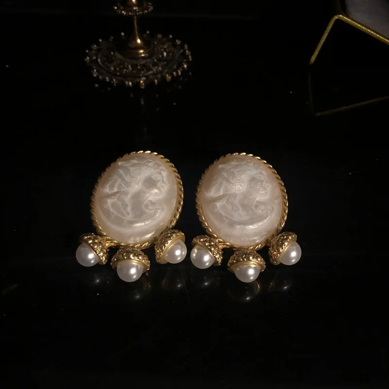 Retro Goddess Cameo & Faux Pearl Clip-On Earrings