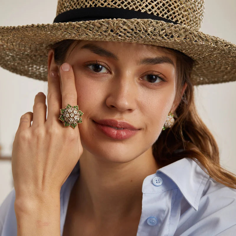 Vintage Sunflower Bouquet Ring – Green Rhinestone Bloom – Adjustable