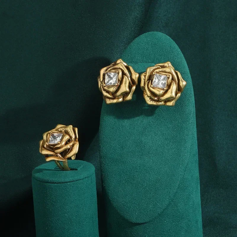 1940s Retro Hollywood Camellia Jewelry Set – Gold-Plated Floral Necklace, Earrings & Ring