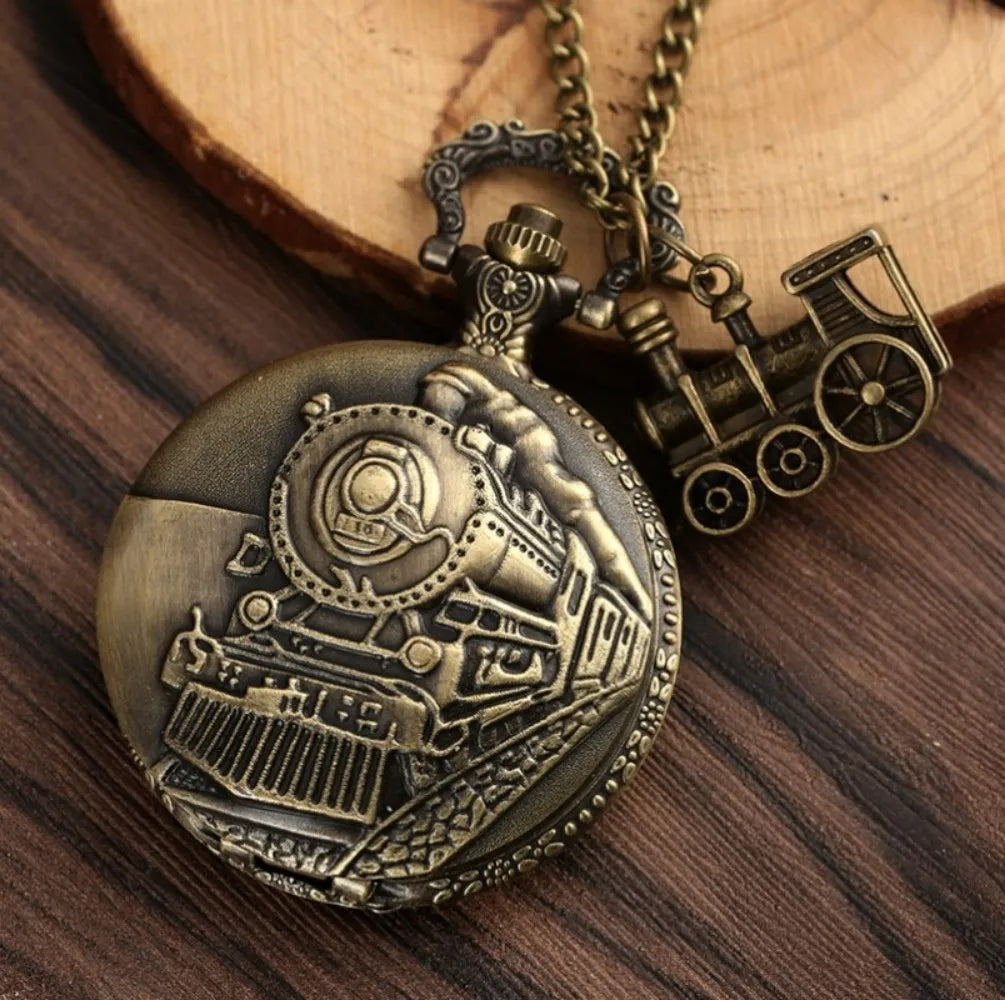 Steampunk Locomotive Pocket Watch – Victorian-Inspired Quartz Timepiece