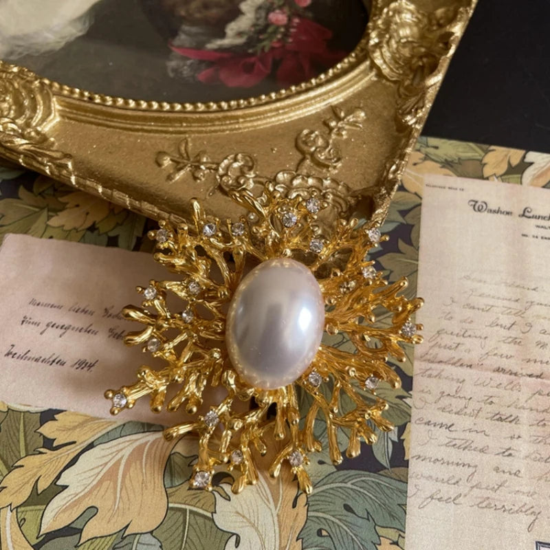 Vintage 1960s Gold Sunburst Pearl Brooch