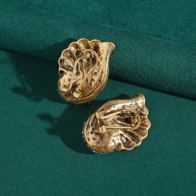 Conch Shell Rhinestone Earrings – Vintage-Inspired Oceanic Glam