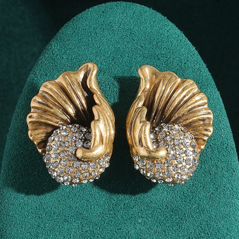 Conch Shell Rhinestone Earrings – Vintage-Inspired Oceanic Glam