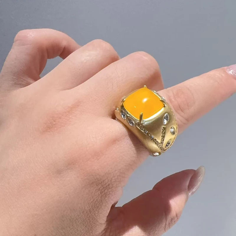 Vintage Yellow Agate & Blue Rhinestone Gold-Plated Statement Ring – Adjustable