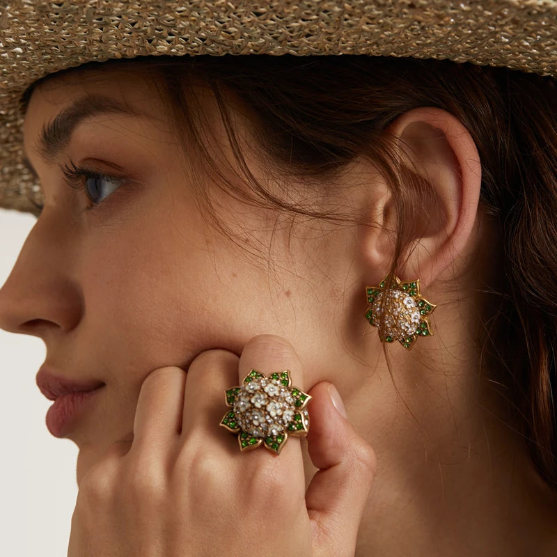 Vintage Sunflower Bouquet Ring – Green Rhinestone Bloom – Adjustable