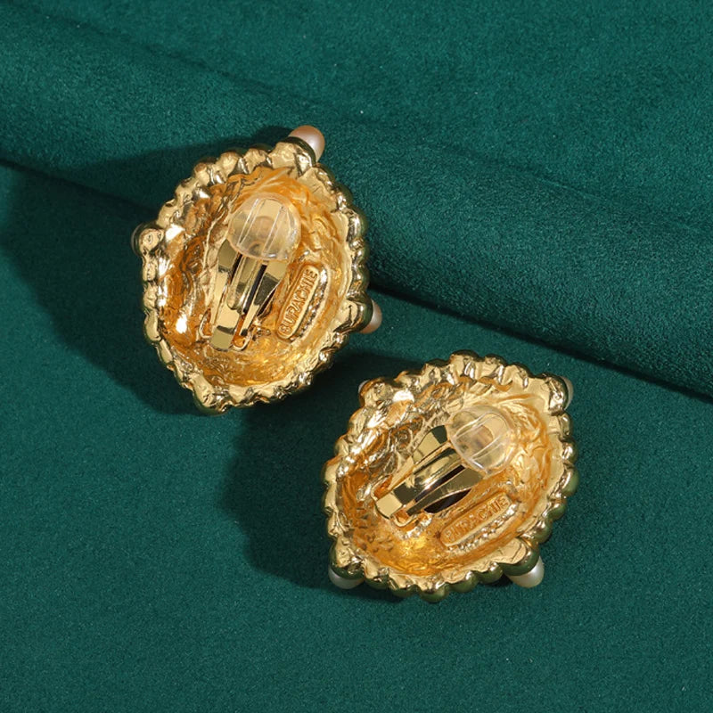 Jewel Glaze Oval Pearl Stud Earrings – Vintage-Inspired Baroque Bloom