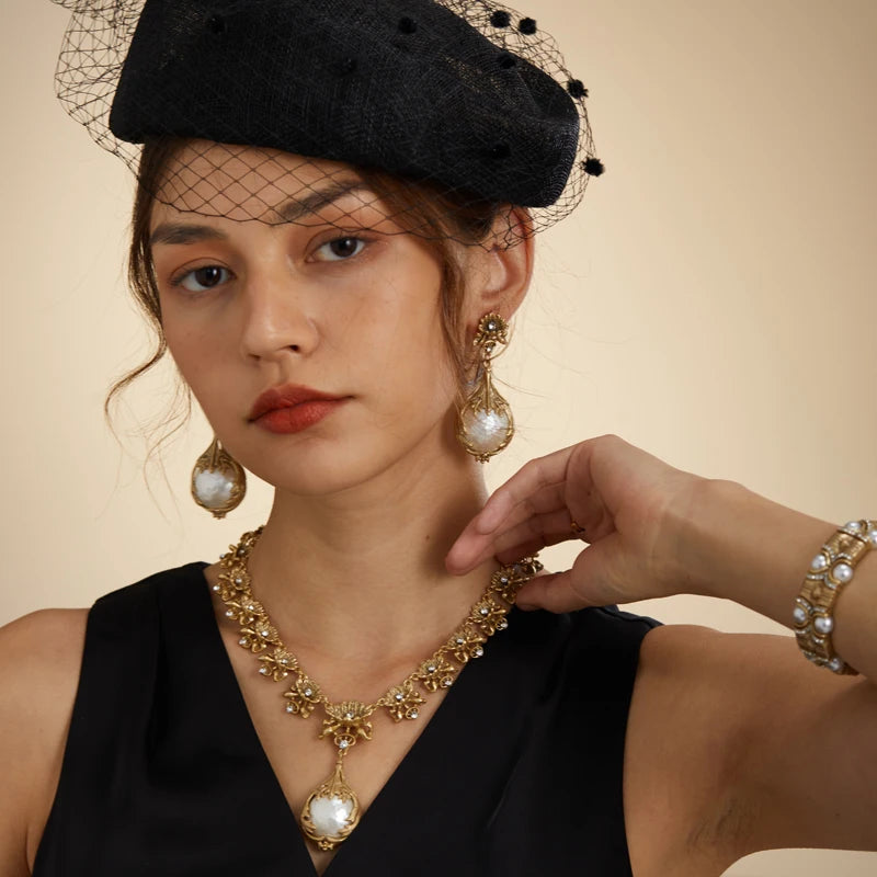 Vintage Flower Baroque Pearl Necklace