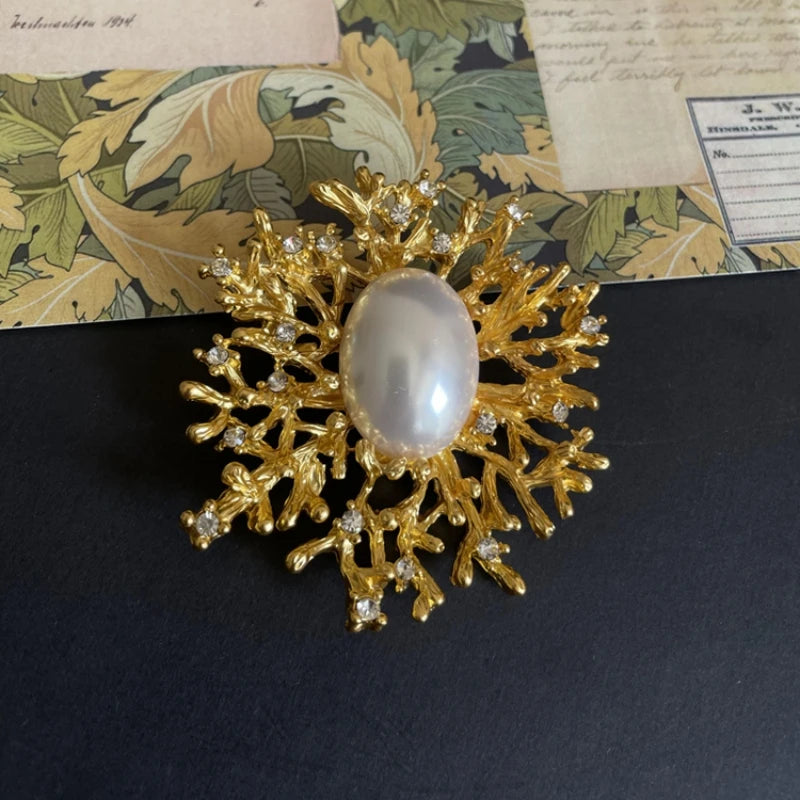 Vintage 1960s Gold Sunburst Pearl Brooch