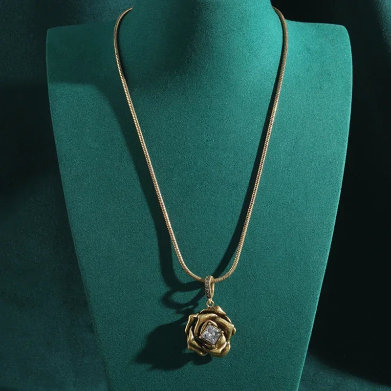 Vintage Gold Rose Flower Necklace – Deco Romance & Sculptural Elegance