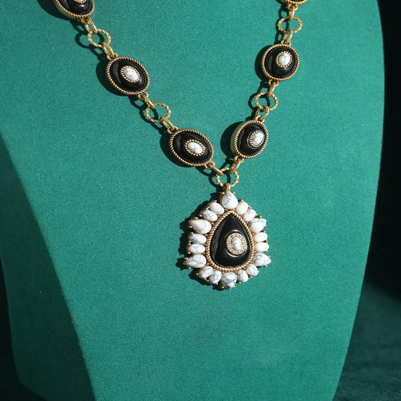 Vintage White Turquoise Flower Pendant Necklace