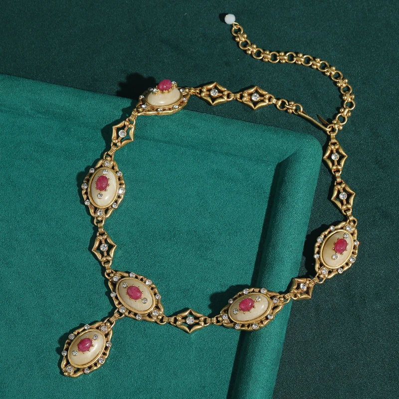 Vintage Pink Natural Stone Collar Necklace with Rhinestones