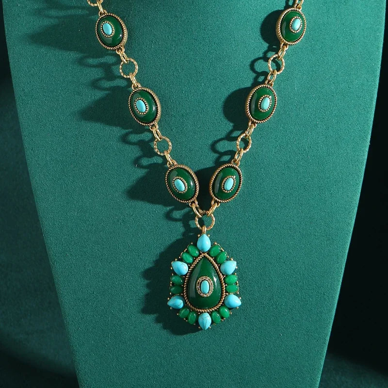 Retro Green Natural Stone Pendant Necklace