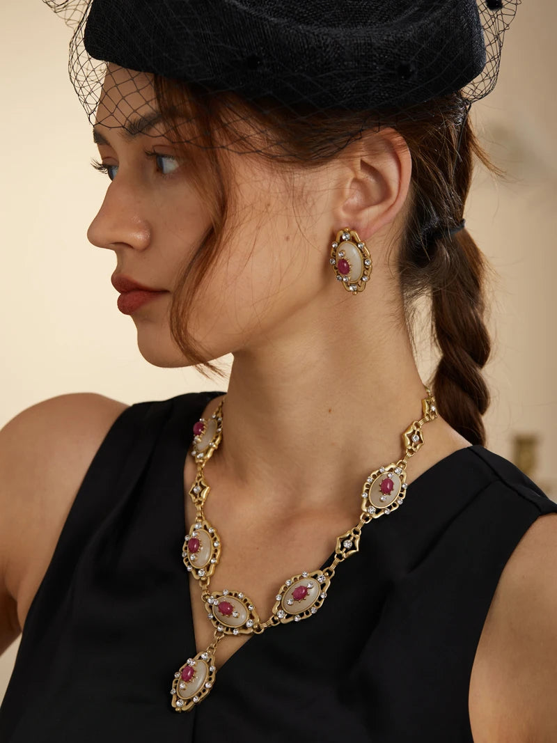 Vintage Pink Natural Stone Collar Necklace with Rhinestones