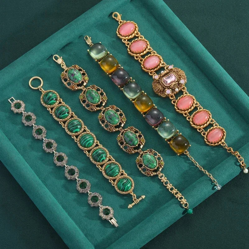 Peacock Stone Link Bracelet – Vintage-Inspired Regal Green Revival