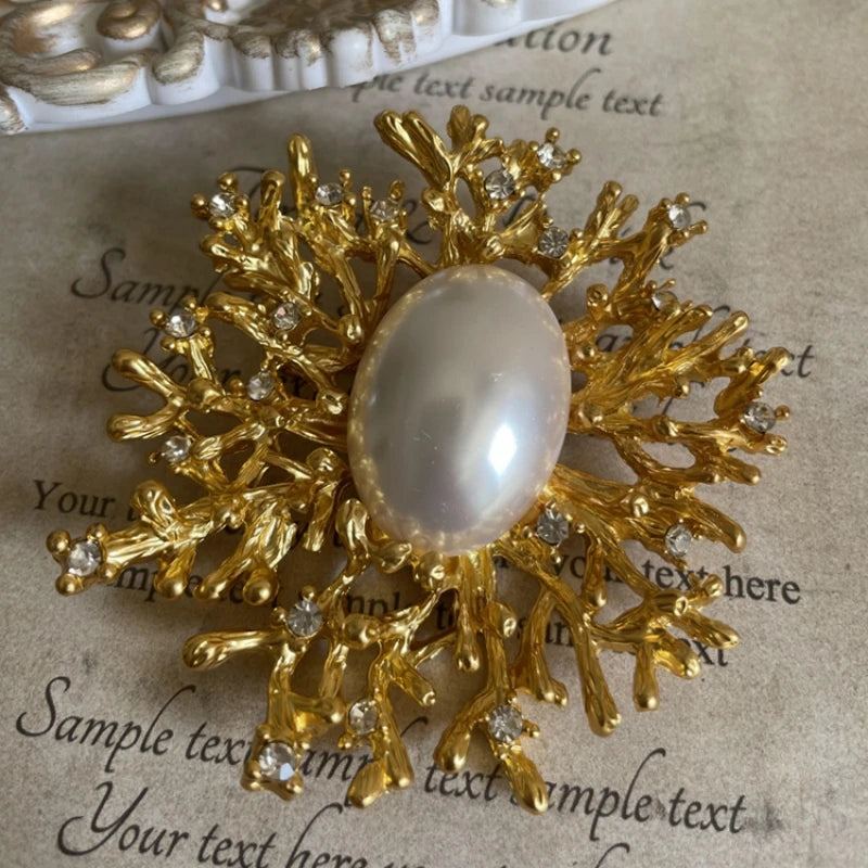 Vintage 1960s Gold Sunburst Pearl Brooch