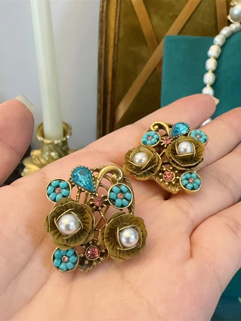 Vintage Freshwater Pearl Necklace with 3D Flower & Leaf Motif