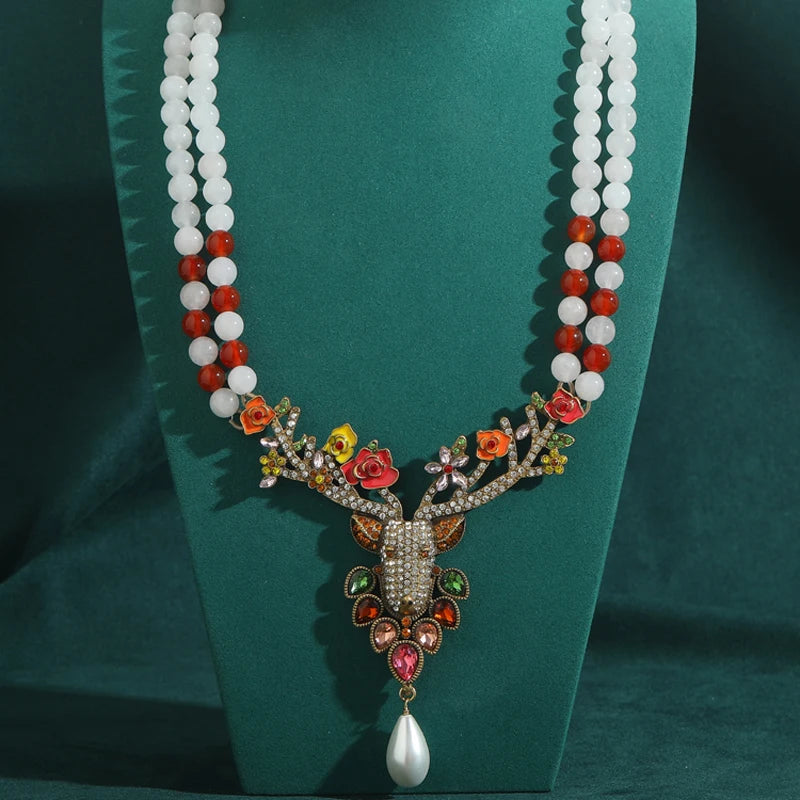 Vintage Crystal Christmas Elk Pendant Necklace – Retro Holiday & Festive Fantasy