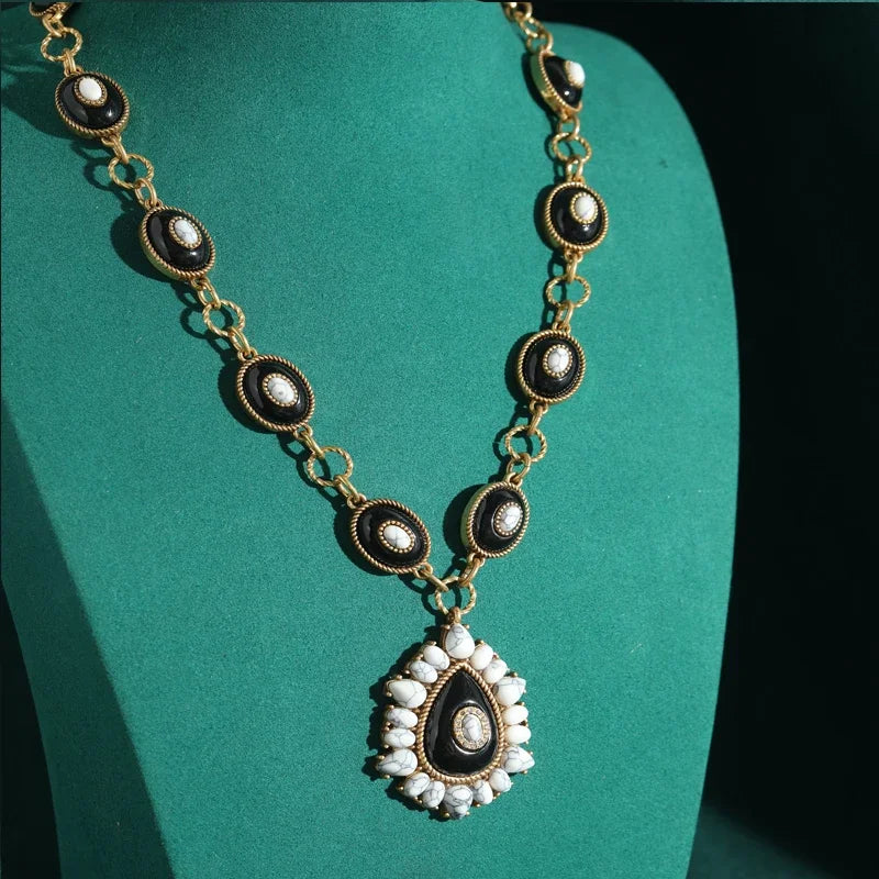 Vintage White Turquoise Flower Pendant Necklace