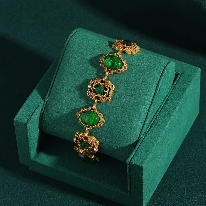 Vintage Green Glass Charm Bracelet – 1960s Boho Revival with Antique Craftsmanship
