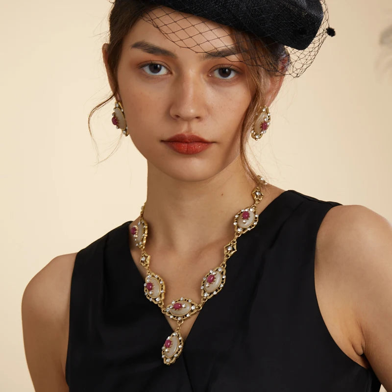 Vintage Pink Natural Stone Collar Necklace with Rhinestones