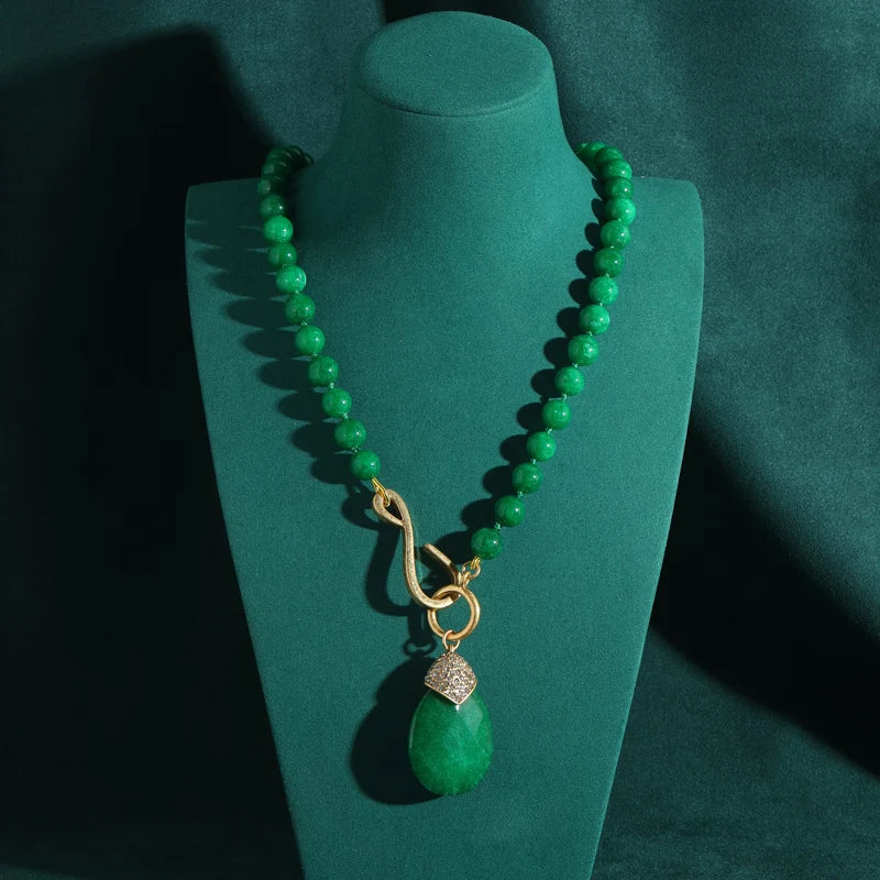 Vintage Emerald Green Water Drop Pendant Necklace