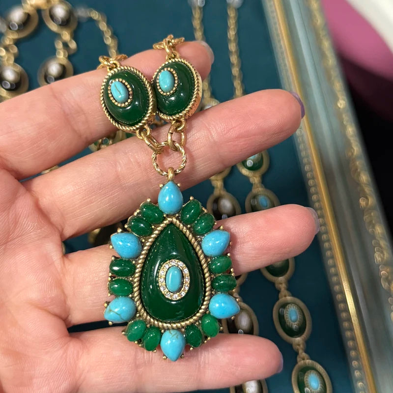 Retro Green Natural Stone Pendant Necklace