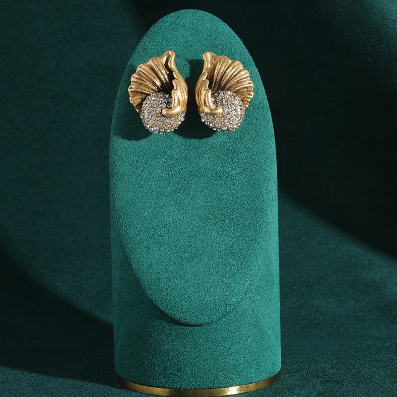 Conch Shell Rhinestone Earrings – Vintage-Inspired Oceanic Glam