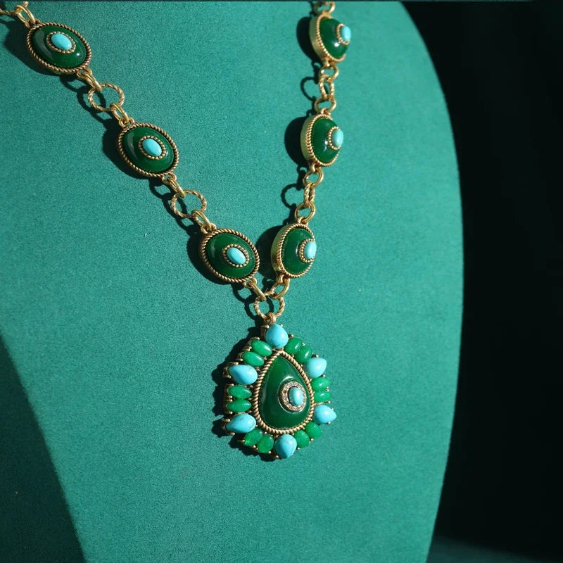 Retro Green Natural Stone Pendant Necklace