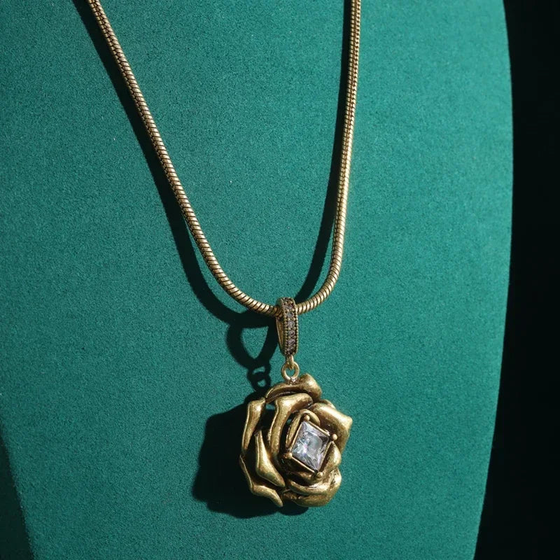 Vintage Gold Rose Flower Necklace – Deco Romance & Sculptural Elegance