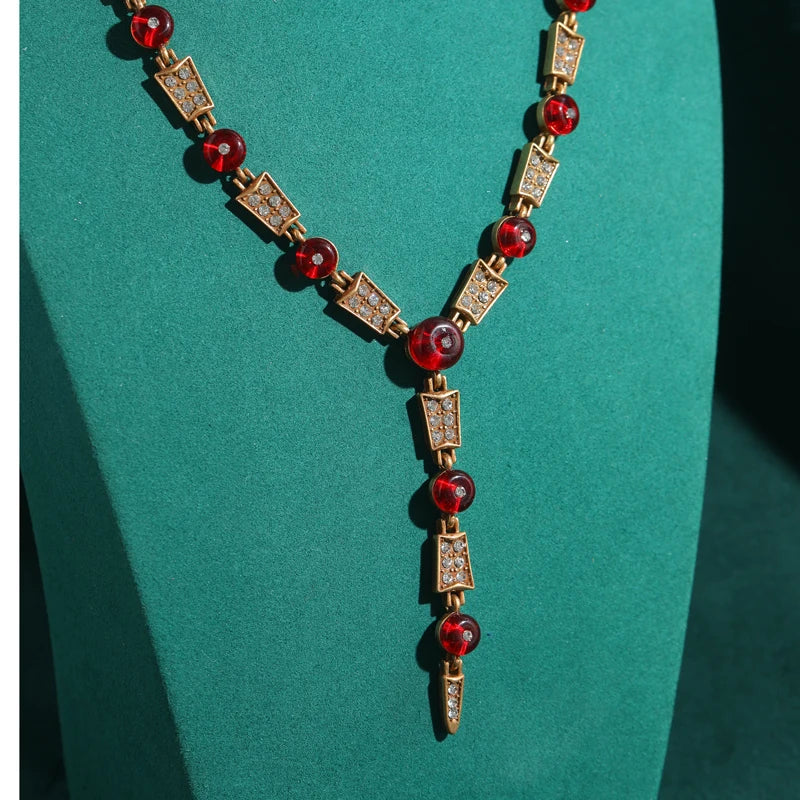 Vintage Red Glaze Snake Chain Pendant Necklace – Art Deco & Serpent Elegance
