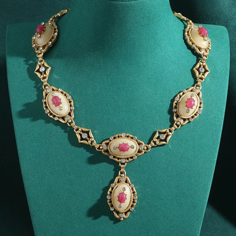 Vintage Pink Natural Stone Collar Necklace with Rhinestones