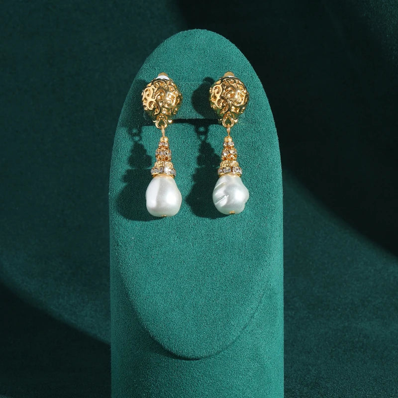 Retro Hollywood Baroque Pearl Pendant Earrings – Gold Filigree & Rhinestone Drop Clip-Ons